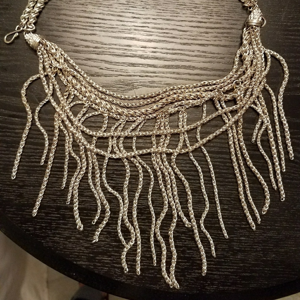 Kendra Scott Landry necklace